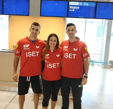 José Manuel Ruiz junto a otros dos palista antes de partir a Japón José Manuel Ruiz junto a otros dos palista antes de partir a Japón