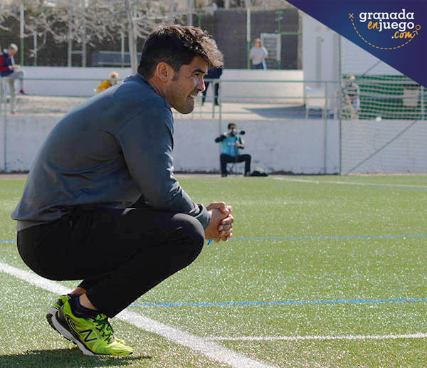 Jaime Morente, entrenador del CD Huétor Vega, durante un encuentro de la pasada temporada (GRJ)