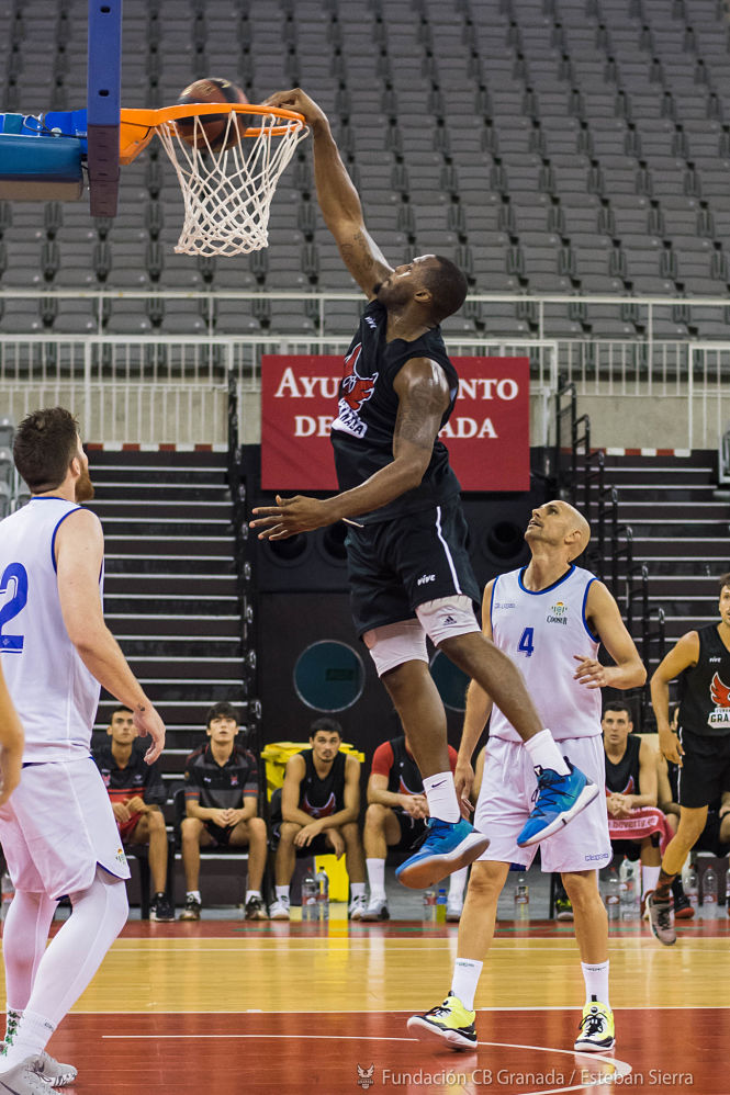 Earl Watson demostró buenas maneras en el primer partido de preparación (FUNDACIÓN CB GRANADA)