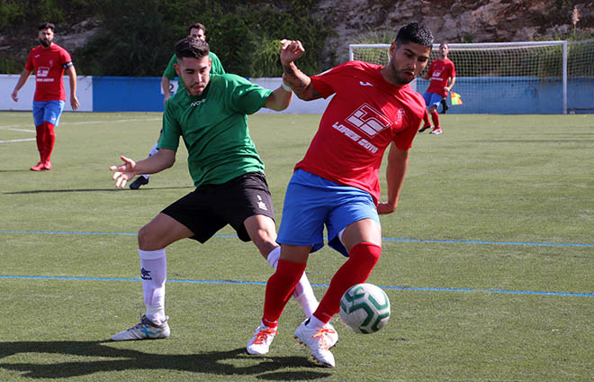 El Churriana ha iniciado la liga con victoria en Monachil (MANU LÓPEZ)