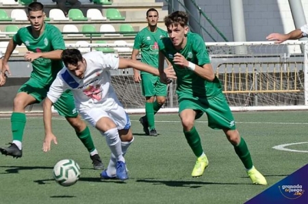 El Guadix se ha llevado el derbi ante el Atarfe (JOSÉ M. BALDOMERO) El Guadix se ha llevado el derbi ante el Atarfe (JOSÉ M. BALDOMERO)