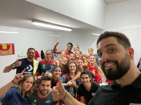 El Grupo Hafesa Raca celebró su primera victoria (RACA) El Grupo Hafesa Raca celebró su primera victoria (RACA)