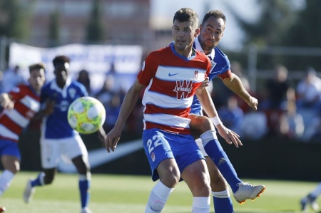 Butzke fue un incordio para la defensa onubense (GRANADA CF / ARCHIVO) Butzke fue un incordio para la defensa onubense (GRANADA CF / ARCHIVO)