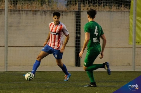 El Arenas se llevó el derbi ante el Atarfe (JOSÉ M. BALDOMERO) El Arenas se llevó el derbi ante el Atarfe (JOSÉ M. BALDOMERO)
