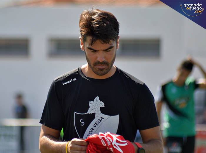 Jaime Morente continuará en el banquillo del CD Huétor Vega (GRJ)