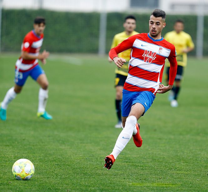 El Recreativo sólo ha podido igualar ante el Villarrubia (GRANADA CF) 
