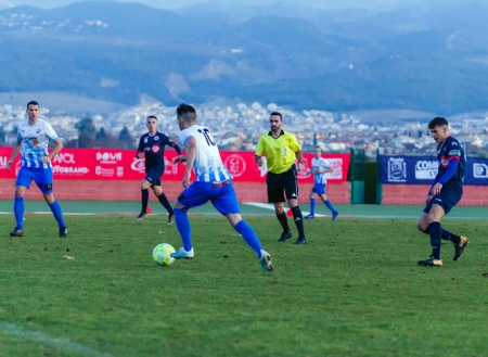 Lance del partido jugado en Armilla entre el Motril y el Torredonjimeno (SEMANARIO MUCHO DEPORTE) Lance del partido jugado en Armilla entre el Motril y el Torredonjimeno (SEMANARIO MUCHO DEPORTE)
