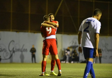 Antonio Puertas celebra el tanto junto a Roberto Soldado (GRANADA CF) Antonio Puertas celebra el tanto junto a Roberto Soldado (GRANADA CF)