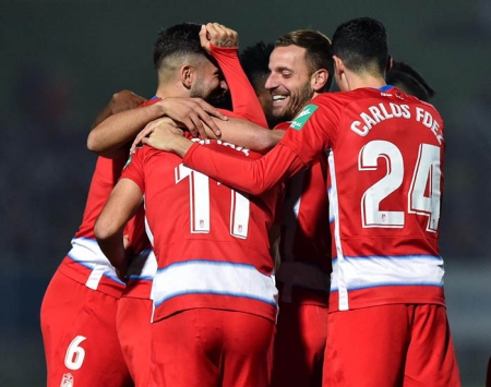Los jugadores del Granada CF celebran el primer tanto de Ismail Koybasi (GRANADA CF) Los jugadores del Granada CF celebran el primer tanto de Ismail Koybasi (GRANADA CF)