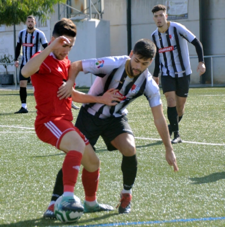 El Arenas se llevó la victoria en un disputado partido (GABRIEL R. LÁZARO) El Arenas se llevó la victoria en un disputado partido (GABRIEL R. LÁZARO)