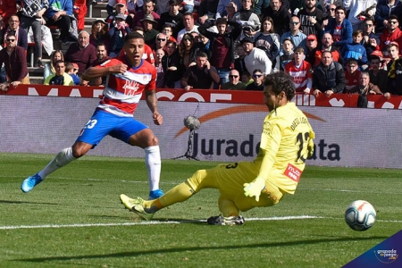 Machís marcó el tanto de la igualada y participó en el segundo gol local (JOSÉ M. BALDOMERO)