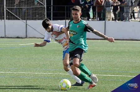 El Huétor Vega mereció mejor suerte ante el Real Jaén (JOSÉ M. BALDOMERO / ARCHIVO) El Huétor Vega mereció mejor suerte ante el Real Jaén (JOSÉ M. BALDOMERO / ARCHIVO)