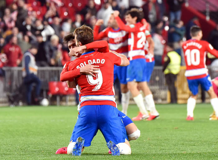 Soldado fue el gran protagonista al marcar los dos tantos del Granada CF (JOSÉ M. BALDOMERO)