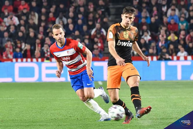 Soldado fue el mejor jugador del Granada (JOSÉ M. BALDOMERO) 