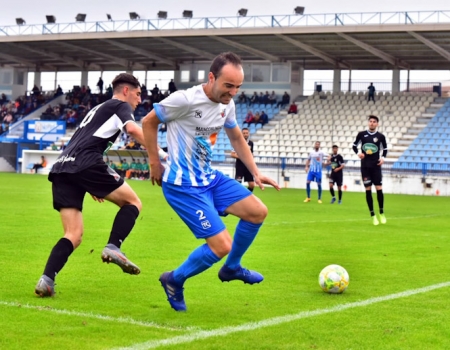 El lateral Linares cerró la cuenta goleadora de un Motril muy enchufado (SEMANARIO MUCHO DEPORTE) El lateral Linares cerró la cuenta goleadora de un Motril muy enchufado (SEMANARIO MUCHO DEPORTE)
