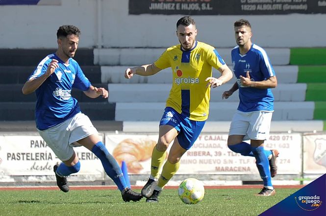 El Maracena se vino de vacío ante el Atlético Malagueño (JOSÉ M. BALDOMERO / ARCHIVO) 