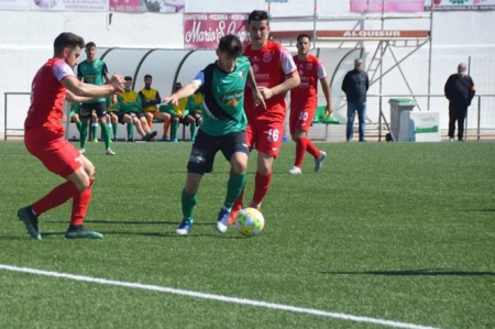 El Huétor Vega ha vencido al Torreperogil (GABRIEL R. LÁZARO) El Huétor Vega ha vencido al Torreperogil (GABRIEL R. LÁZARO)