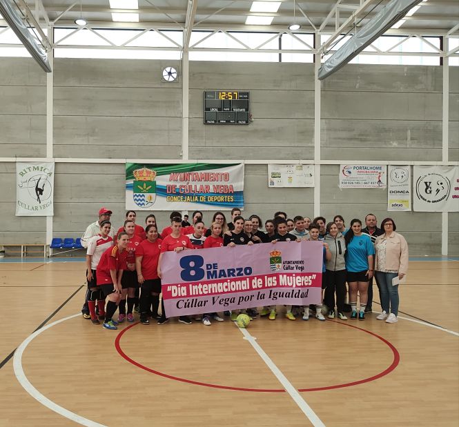 Participantes en el Torneo de Fútbol Sala por la igualdad (AYTO. CÚLLAR VEGA)