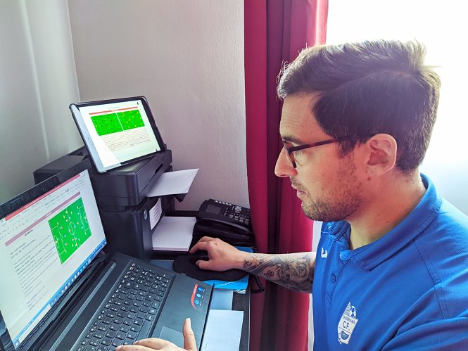 Josemi Ortiz trabajando desde casa (GRJ) 