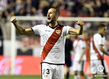 Gálvez con la camiseta del Rayo Vallecano (LA LIGA) Gálvez con la camiseta del Rayo Vallecano (LA LIGA)