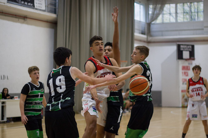 Ángel Corpas durante un partido con el Cadete (FUNDACIÓN CB GRANADA) 
