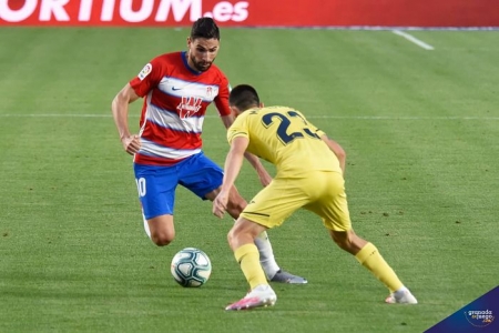 Antonio Puertas en una jugada del encuentro ante el Villarreal CF (JOSÉ M. BALDOMERO) Antonio Puertas en una jugada del encuentro ante el Villarreal CF (JOSÉ M. BALDOMERO)