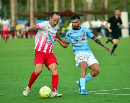 Linares se las ve con el ejidense Álex Escardó (SEMANARIO MUCHO DEPORTE) Linares se las ve con el ejidense Álex Escardó (SEMANARIO MUCHO DEPORTE)