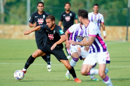 Roberto Soldado, durante el anterior amistoso ante el Valladolid (GCF) Roberto Soldado, durante el anterior amistoso ante el Valladolid (GCF)