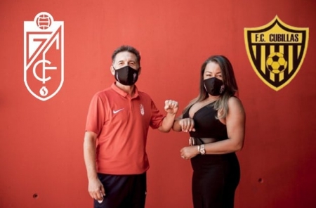 Luis Fradua, director de fútbol formativo del Granada, y Elexandra Malz, presidenta del Cubillas (FC CUBILLAS) Luis Fradua, director de fútbol formativo del Granada, y Elexandra Malz, presidenta del Cubillas (FC CUBILLAS)