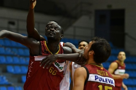 Bamba Fall se ganó en la zona (ARTEMIO MARTÍNEZ) Bamba Fall se ganó en la zona (ARTEMIO MARTÍNEZ)