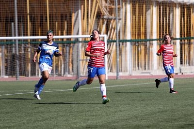 El Granada Femenino comenzará la liga este domingo a las 12:00 h. ante La Solana (VELASCO / GRJ) El Granada Femenino comenzará la liga este domingo a las 12:00 h. ante La Solana (VELASCO / GRJ)