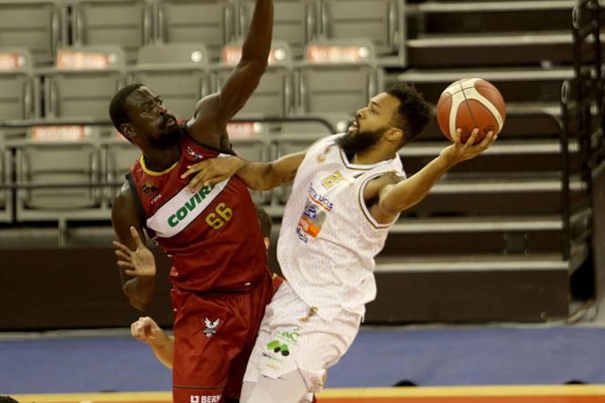 Bamba Fall fue un valladar en defensa (JOSÉ VELASCO) 