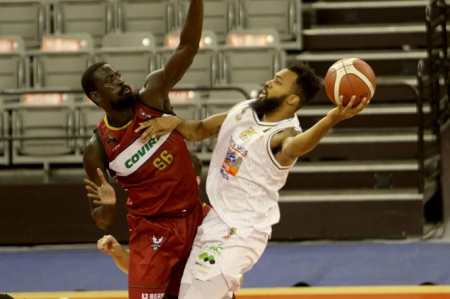 Bamba Fall fue un valladar en defensa (JOSÉ VELASCO) 