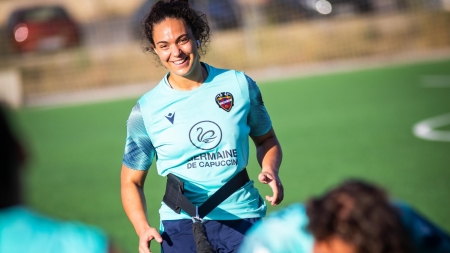 María Valenzuela, durante un entrenamiento con el Levante esta temporada (LEVANTE UD) María Valenzuela, durante un entrenamiento con el Levante esta temporada (LEVANTE UD)