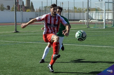 El Arenas sumó su quinta victoria en el municipal de Atarfe (JOSÉ M. BALDOMERO)
