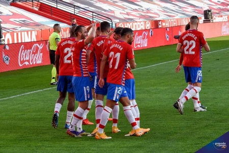 El Granada buscará cerrar de la mejor forma posible el 2020 con un triunfo frente al Valencia (JOSÉ M. BALDOMERO) El Granada buscará cerrar de la mejor forma posible el 2020 con un triunfo frente al Valencia (JOSÉ M. BALDOMERO)