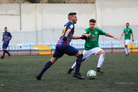 Vandalia y Atarfe disputaron un intenso derbi (ENCARNI QUESADA) Vandalia y Atarfe disputaron un intenso derbi (ENCARNI QUESADA)