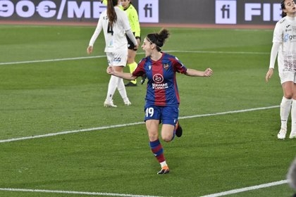 Esther celebra el gol que anotó en la semifinal de la Supercopa ante el Logroño el pasado martes (RFEF) Esther celebra el gol que anotó en la semifinal de la Supercopa ante el Logroño el pasado martes (RFEF)