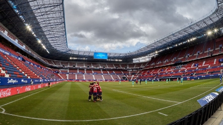 El Osasuna se impuso al Granada en el choque inaugural de la segunda vuelta (LALIGA) El Osasuna se impuso al Granada en el choque inaugural de la segunda vuelta (LALIGA)