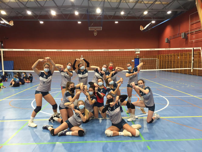 El Universidad de Granada celebra su victoria ante Fuenlabrada (DEPORTES UGR) 