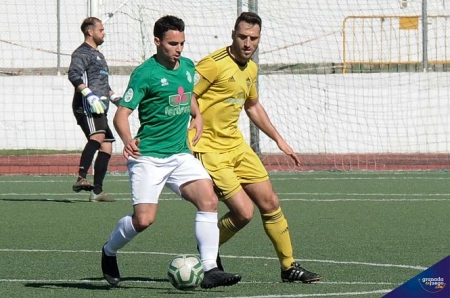 El Atarfe se llevó el derbi ante el Cubillas (JOSÉ M. BALDOMERO) 
