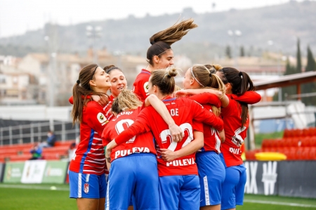Las jugadoras del Granada Femenino celebran el tanto de Alicia Redondo (GCF FEMENINO)