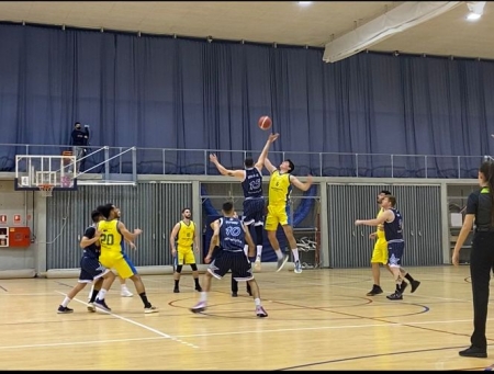 Salto inicial del partido (CB BAZA) Salto inicial del partido (CB BAZA)