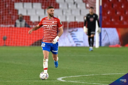 Domingos Duarte fue uno de los destacados del Granada CF (JOSÉ M. BALDOMERO) Domingos Duarte fue uno de los destacados del Granada CF (JOSÉ M. BALDOMERO)