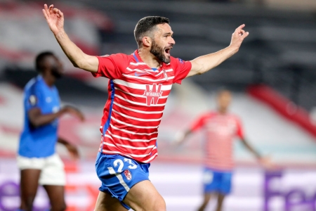 Jorge Molina celebra el primer gol del Granada frente al Molde (UEFA)