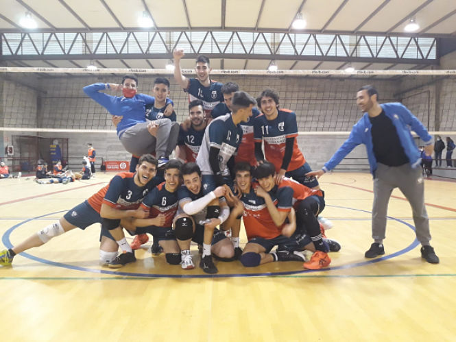 El Universidad de Granada celebra la victoria (DEPORTES UGR) 