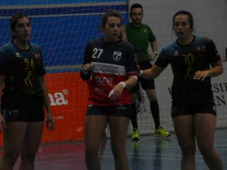 Marina Sánchez durante un lance del partido (DEPORTES UGR) Marina Sánchez durante un lance del partido (DEPORTES UGR)