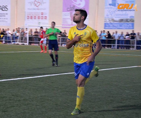 Manu Daza celebra uno de sus goles con el Agroisa Huétor Tájar (LÁZARO) Manu Daza celebra uno de sus goles con el Agroisa Huétor Tájar (LÁZARO)