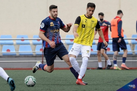 El Vandalia mereció más ante el Cantoria (JOSÉ M. BALDOMERO)