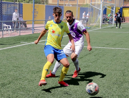 El Agroisa Huétor Tájar se mereció el triunfo ante el Atlético Malagueño (MANU LÓPEZ / ARCHIVO) El Agroisa Huétor Tájar se mereció el triunfo ante el Atlético Malagueño (MANU LÓPEZ / ARCHIVO)